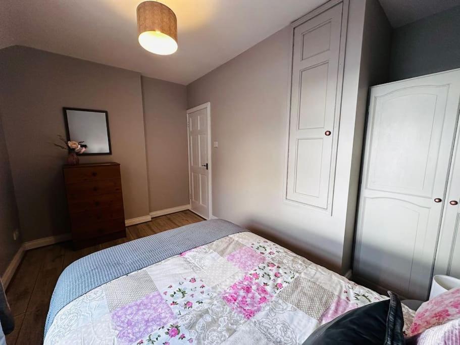 Gaeltacht Quarter Cosy Home Belfast Exterior photo